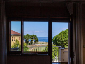 Apartment with sea view